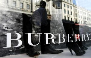 burberry-satislarini-5-milyar-sterline-cikarmak-icin-uzun-vadeli-yeni-tasarim-stratejisinin-ana-sinirlarini-belirledi-LVIUjvxg.jpg