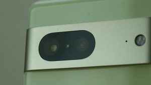sikayetler-onemli-google-pixel-7nin-kamerasinin-kendi-kendine-kirildigi-rapor-ediliyor-NUInr3Ye.jpg